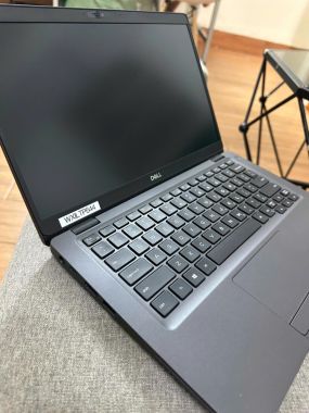 Dell Latitude 5300 : i5-8365U | 16GB RAM | 256GB SSD | Intel UHD Graphics 620 | 13.3 inch FHD | Windows 10 | Grey