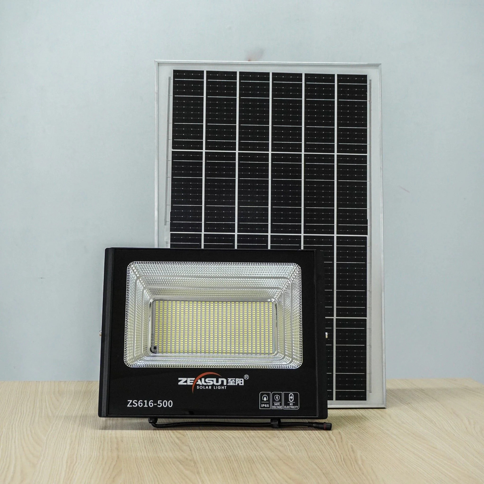 Đèn pha năng lượng mặt trời 500W ZS616-500