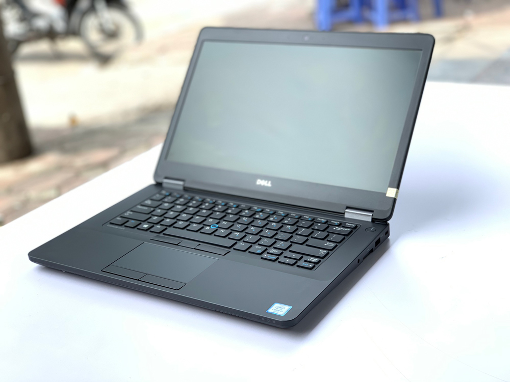 DELL latitude 5470 Core i7 - 6600U | RAM8GB | SSD 256GB - FHD 14’’
