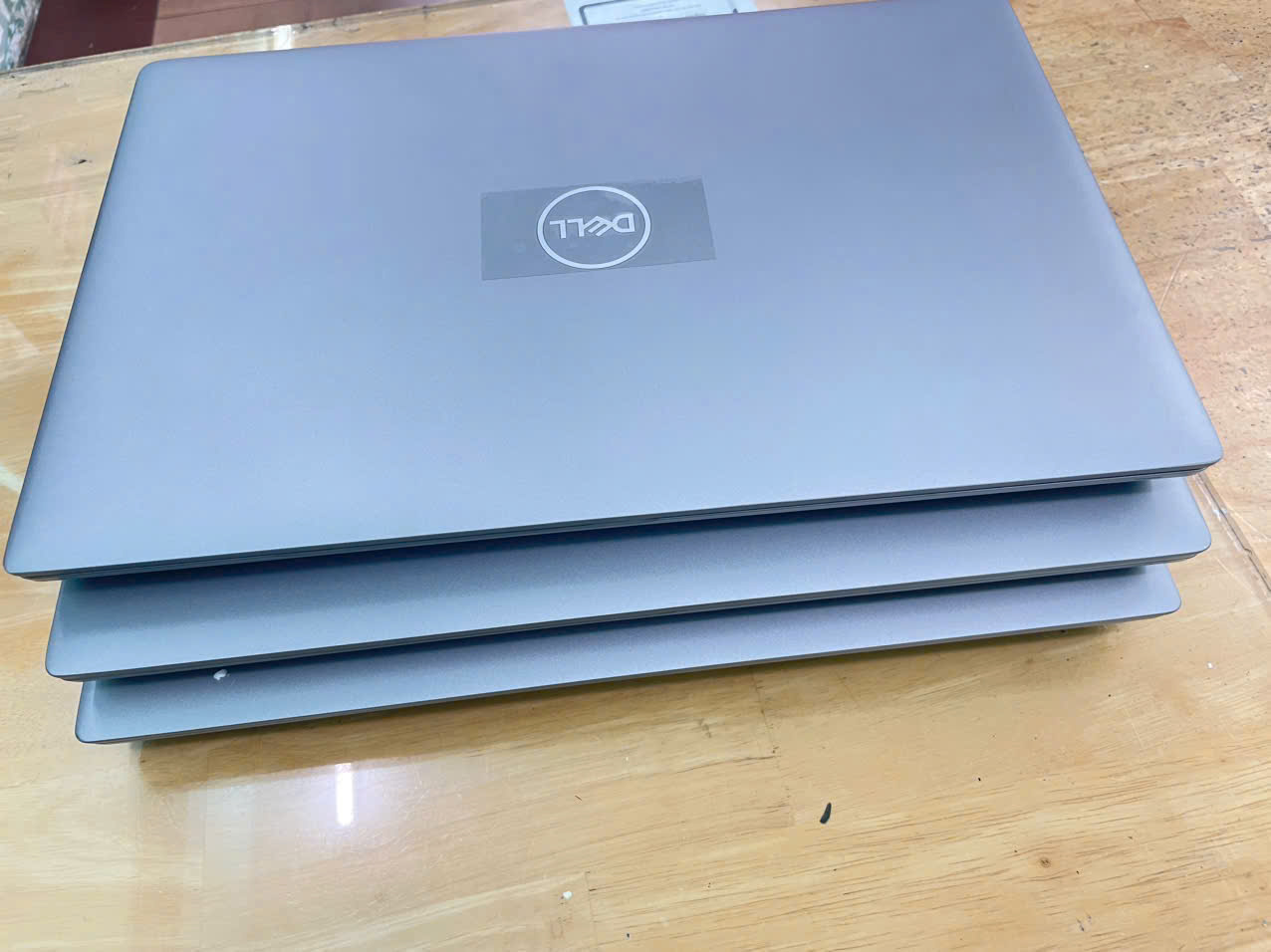 Vì sao mua laptop cũ là lựa chọn thông minh trong thời buổi giá công nghệ leo thang?